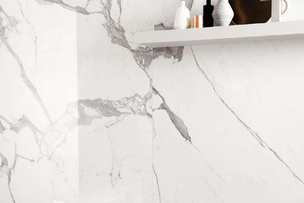 Piastrelle Effetto Marmo vs Marmo Naturale: Quale Scegliere?